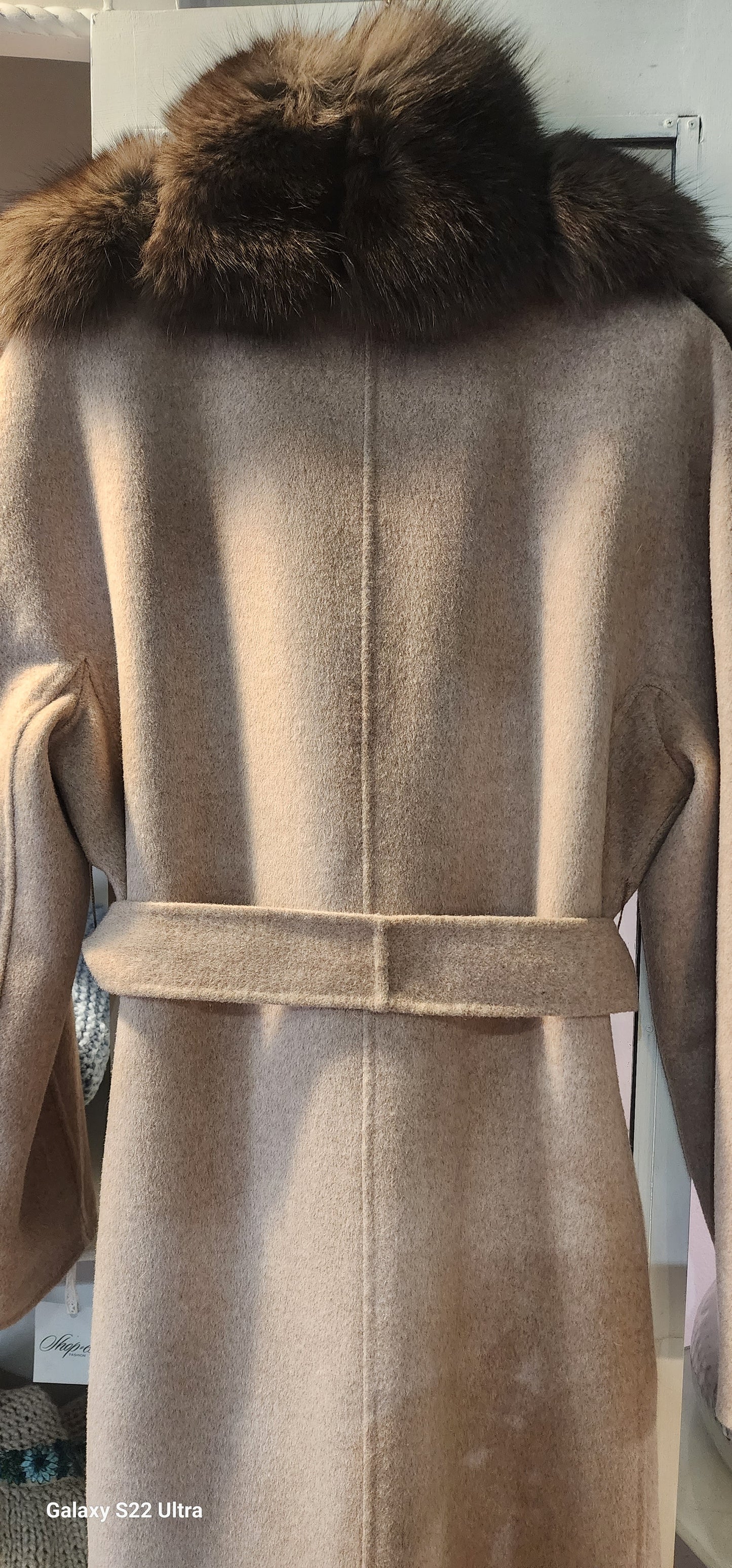 Coat Brown cashmere wool belted trimmed in fox extended tuxedo style