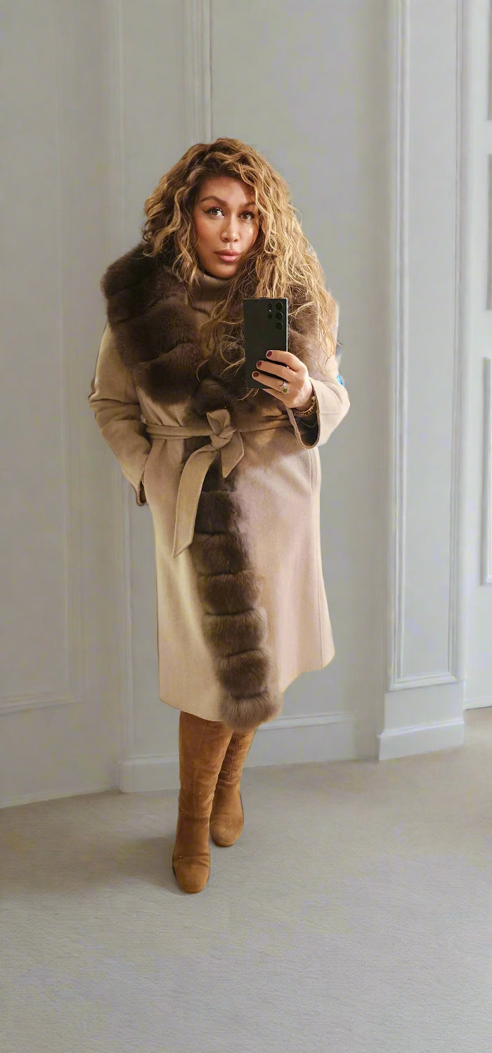 Coat Brown cashmere wool belted trimmed in fox extended tuxedo style