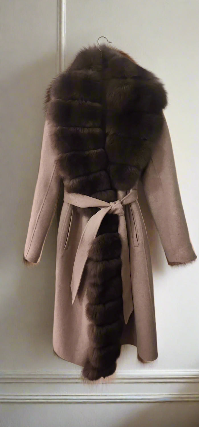 Coat Brown cashmere wool belted trimmed in fox extended tuxedo style